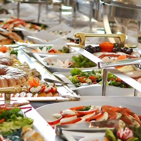 Отель Club Delfin
