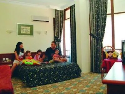 Отель Club Delfin 4*